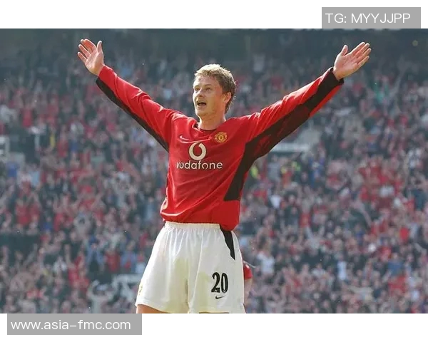 60年代最具影响力的足球球星盘点及其传奇经历回顾